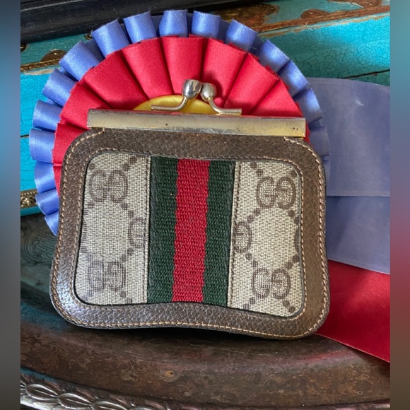 Gorgeous Rare GUCCI Signature GG Monogram Kisslock Luxury Coin Purse Wallet ❤️ - Picture 9 of 10
